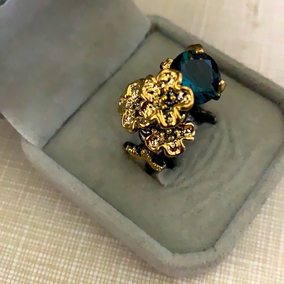 New Pretty London BlueTopaz Rhodium over Silver ring - Picture 1 of 16